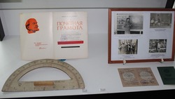 Выставка «Школа. 50 лет истории» открылась в Губкинском краеведческом музее