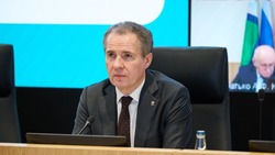 Вячеслав Гладков поручил привести в надлежащее состояние памятные места и мемориалы в регионе 