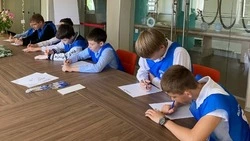 Губкинские «Волонтёры Победы» написали письма поддержки участникам специальной военной операции