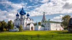 Санкт-Петербург и Суздаль возглавили рейтинг популярных и гостеприимных городов России