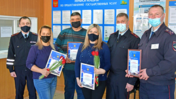 Губкинские полицейские получили благодарность от начальника областного Управления ГИБДД