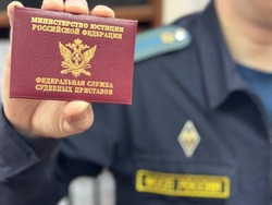 Судебные приставы напомнили губкинцам об ограничении на выезд из Российской Федерации должников