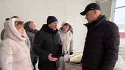 Василий Голиков оценил ход работ по строительству художественной школы в микрорайоне Журавлики
