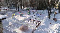 Воспитанники детсадов в Губкине строили снежные городки по своим эскизам