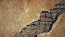 Фрагмент стены упал на двух студентов в Белгородской области