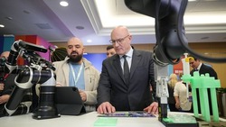 Дмитрий Чернышенко отметил важность развития биотехнологий в России 