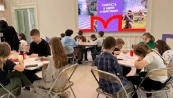 Юные губкинцы посетили увлекательный мастер-класс «Тайны далёких галактик»