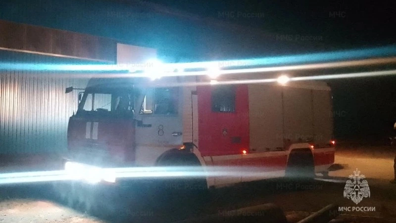 Губкинские огнеборцы ликвидировали пожар в хозяйственной постройке