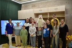 Сотрудники ЦКР «Строитель» провели праздничную программу «Разбудильник» 