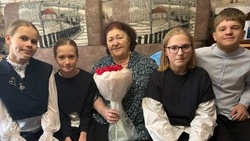 Губкинские гимназисты посетили маму участника специальной военной операции