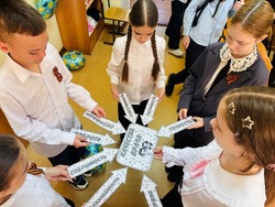 Губкинские школьники приняли участие в занятии о развитии медицины в нашей стране