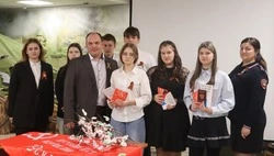 Юные губкинцы в торжественной обстановке получили паспорта