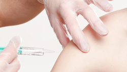 Партия вакцины от COVID-19 для 14 700 человек поступит в область 21 февраля