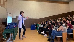 Молодогвардейцы организовали мастер-класс для студентов Губкина по оказанию первой помощи