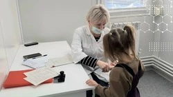 Врачи Губкинской ЦРБ обследовали более 300 детей в ходе выездных медицинских осмотров с начала года