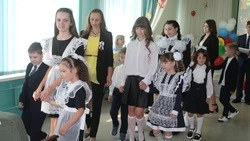 Ученики и педагоги ОК «Средняя общеобразовательная школа № 10» сделали первый шаг в учебный год