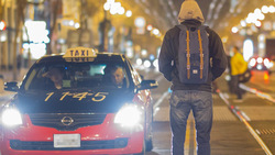 Автоинспекторы нашли наркотики под сиденьем ночного такси