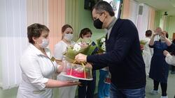 Вячеслав Гладков начал новый рабочий год с визита в перинатальный центр Белгорода