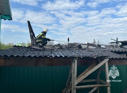 Губкинские спасатели ликвидировали пожар в летней кухне