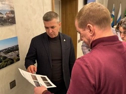 Михаил Лобазнов провёл рабочую встречу со строителями и руководителями по направлениям