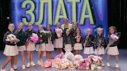 Отчётный концерт студии эстрадного пения «Злата»: море цветов и аплодисментов