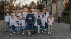 Надежда Азарова: «От детей заряжаюсь энергией творчества и счастья»