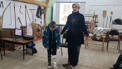 Губкинские школьники посетили увлекательное интерактивное занятие «Лапти, туфельки, сапожки»