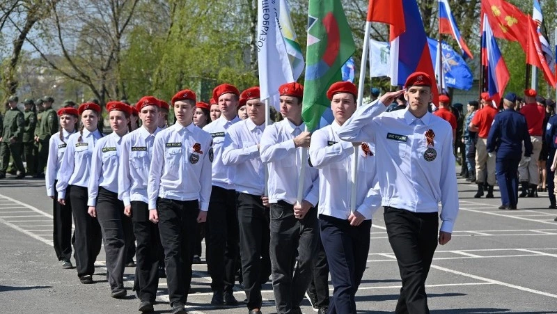 Парад молодёжных организаций военно-патриотической направленности прошёл в Губкине