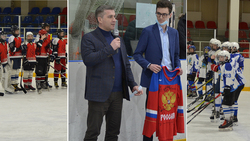Губкинские юные хоккеисты получили подарок от молодёжной сборной страны