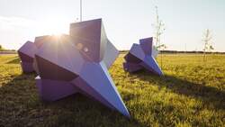 Арт-объекты в стилистике оригами появились в сиреневом парке Прохоровки